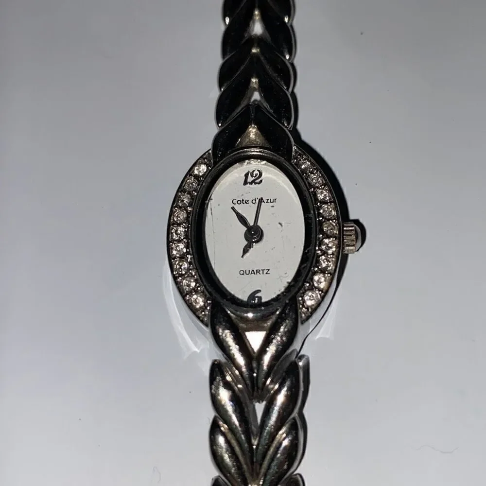 Cote d' Azur Women's Silver Rhinestone Ringed Chevron‎ Link Band Quartz Watch OS
